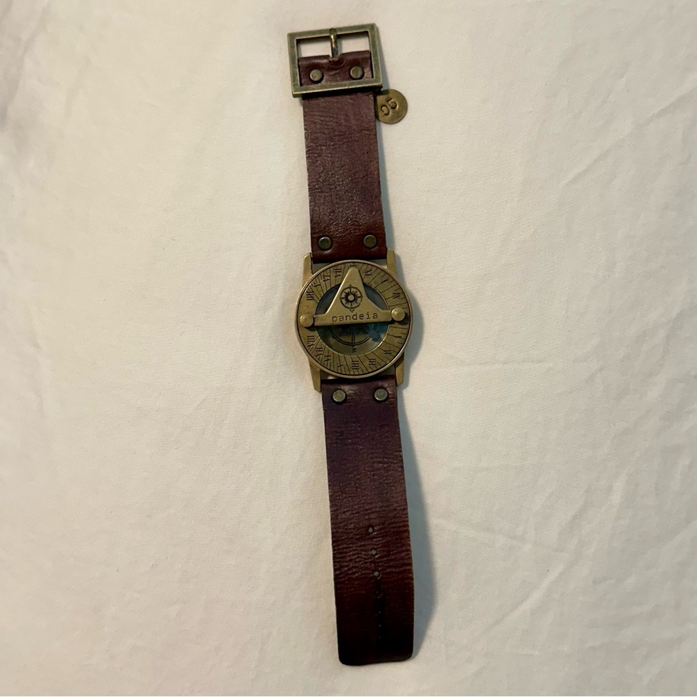 Pandeia Compass Sundial Watch